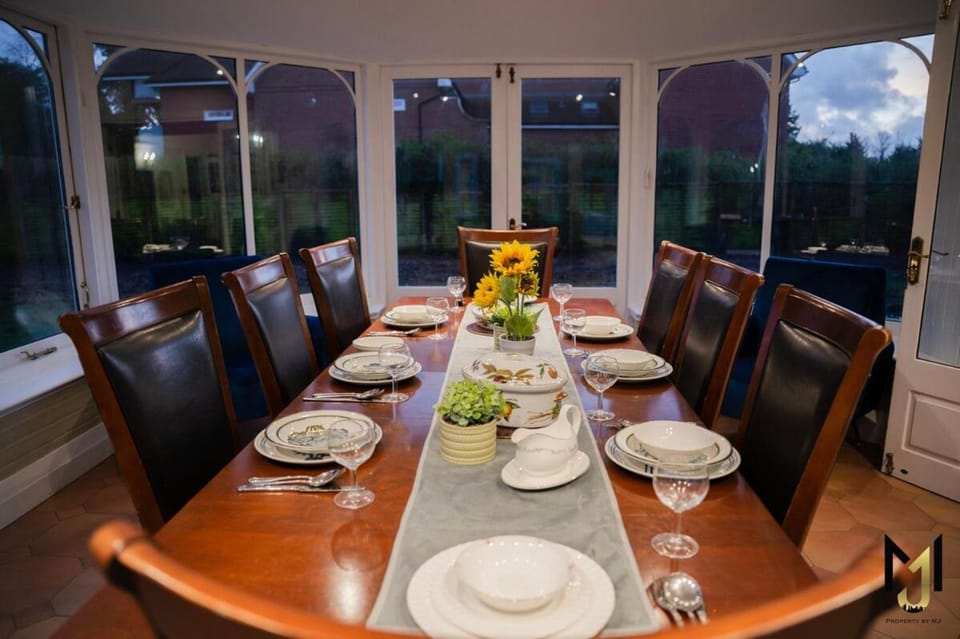 Spacious 10BR Home, Ideal For Contractors & Groups Villa in Maidenhead