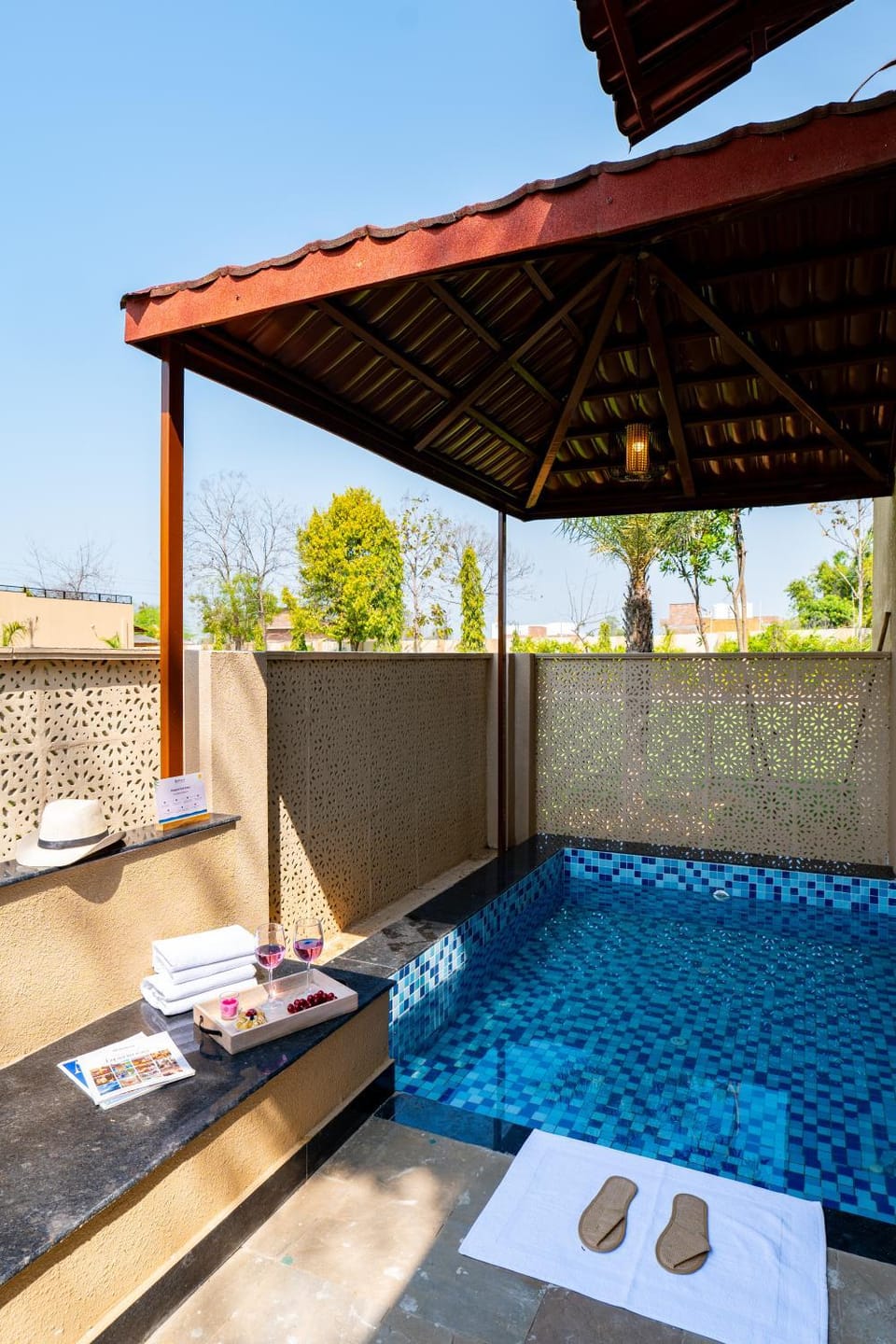 ELIVAAS Signature Tiger Cave Suite with Pvt and Shared Pool On Main Ranthambore Rd Apartment in Rajasthan
