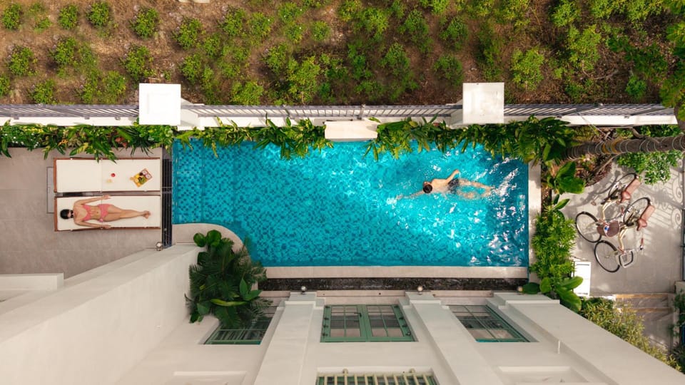 Swimming pool