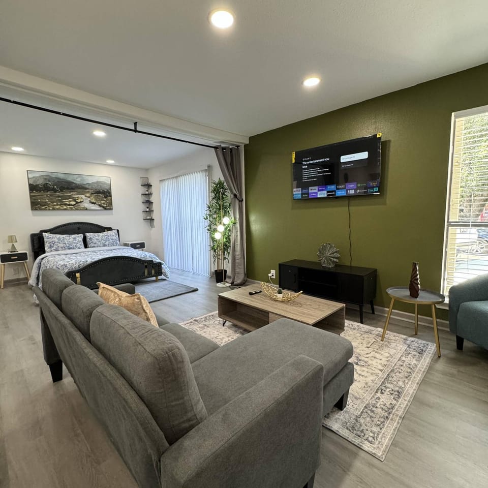 2-2 Dallas l FIFA READY l 5 Min from Love Field Apartment in Dallas