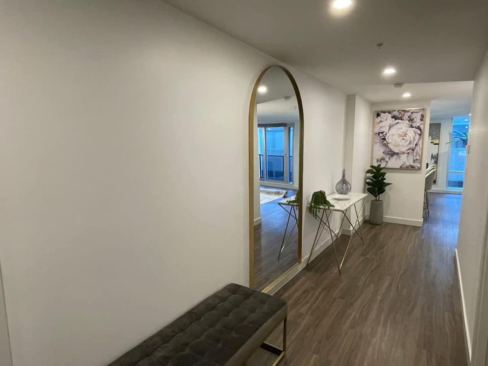 Large 1 BR with 6 appliances and rooftop swim spa Apartment in Dartmouth