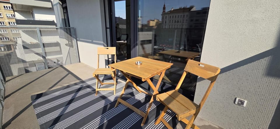 Haas Apartments Tower, 2 bedrooms, balcony and parking Apartment in Brno