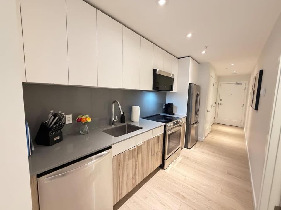 Cute & Cozy 1 BR in HFX with 6 appliances & gym Apartment in Dartmouth
