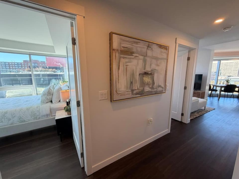 Downtown waterfront 2 BR and 2 Bath with 6 appliances Apartment in Dartmouth