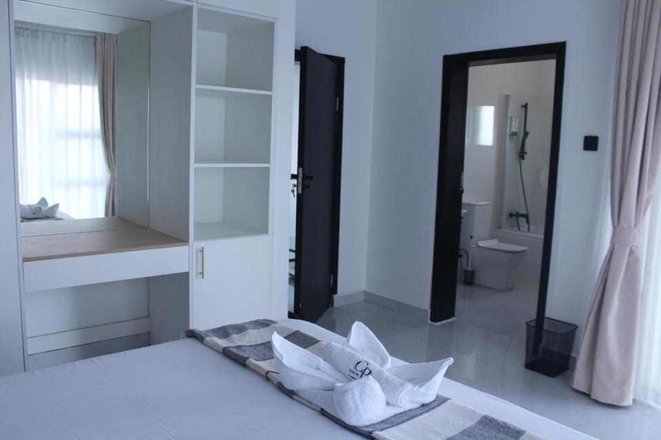 Bathroom, wardrobe