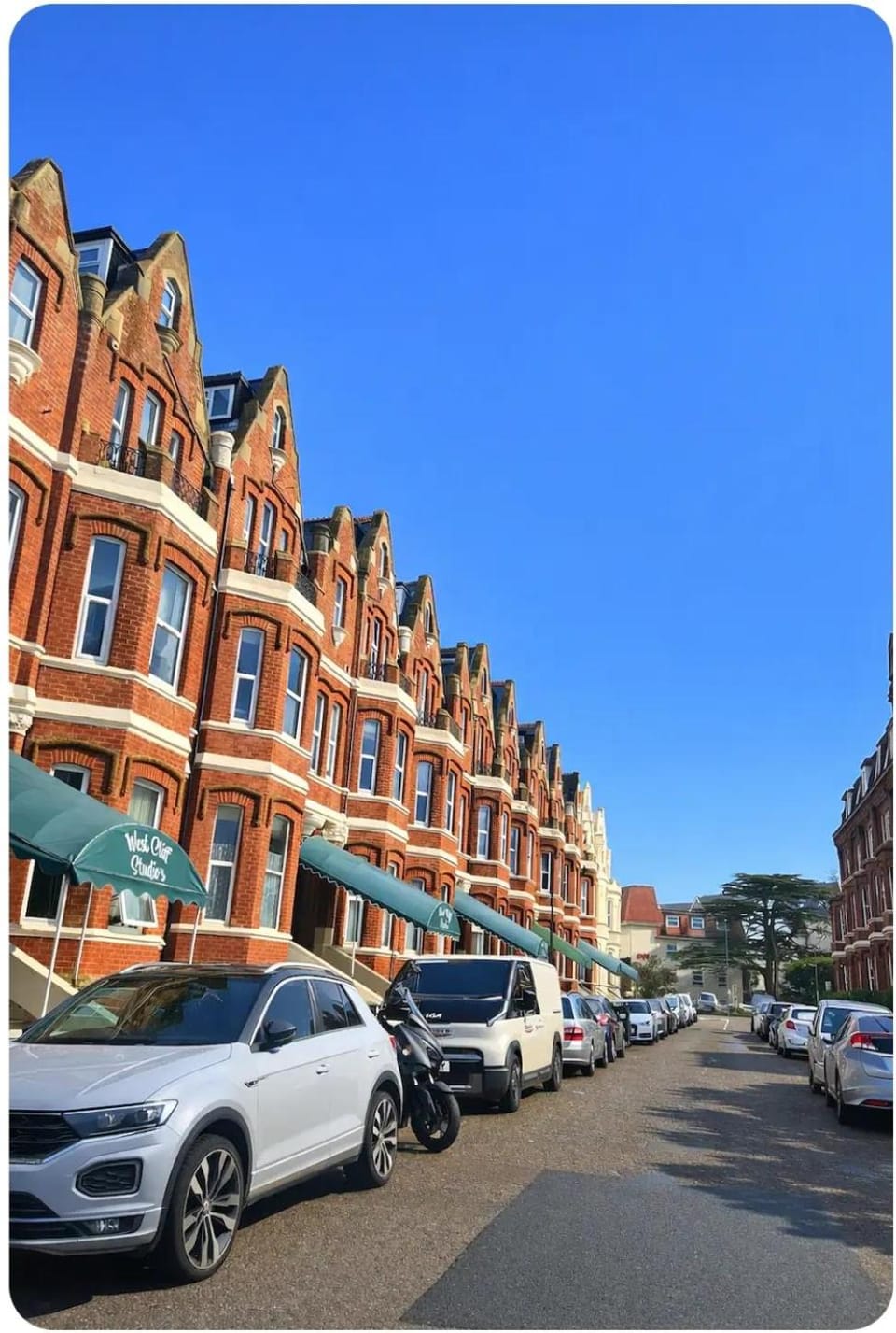 West Cliff Studio - Private Garden mins from Beach Apartment in Bournemouth