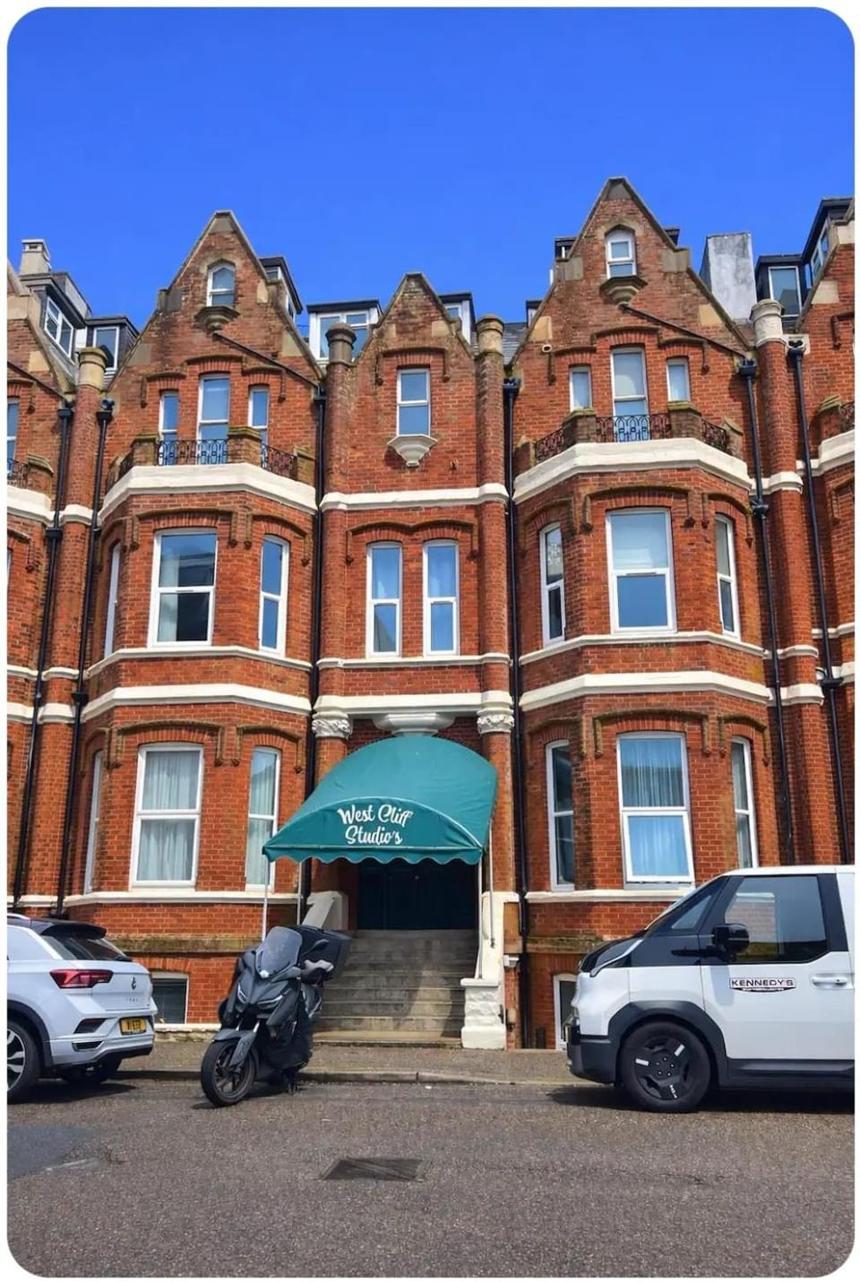 West Cliff Studio - Private Garden mins from Beach Apartment in Bournemouth