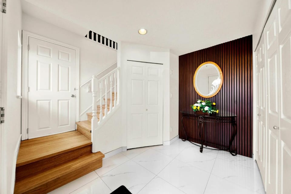 Serene Family-Friendly House Near YVR and Downtown Vancouver House in Vancouver