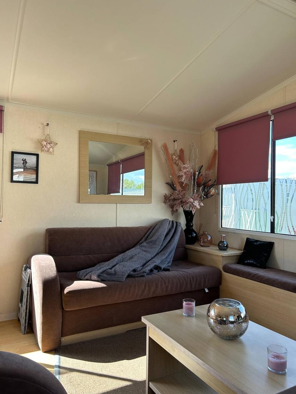 Living room, Decorative detail, Seating area