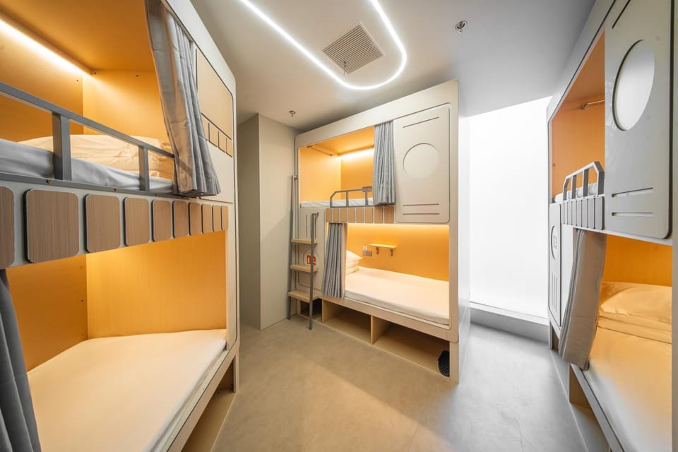 Photo of the whole room, Bedroom, bunk bed