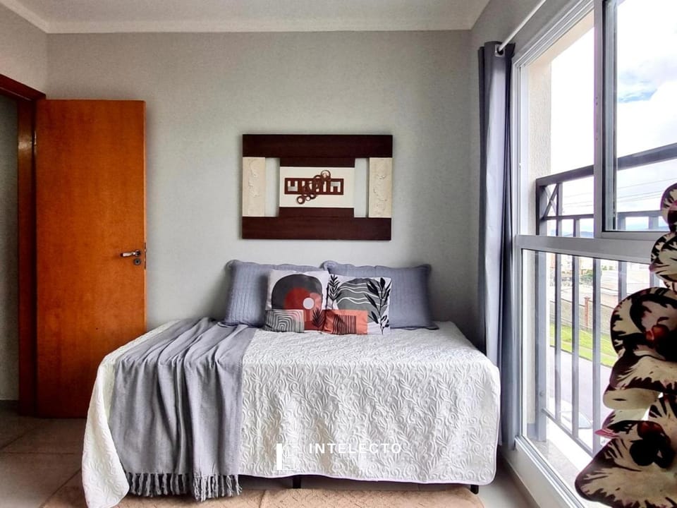Bed, Living room