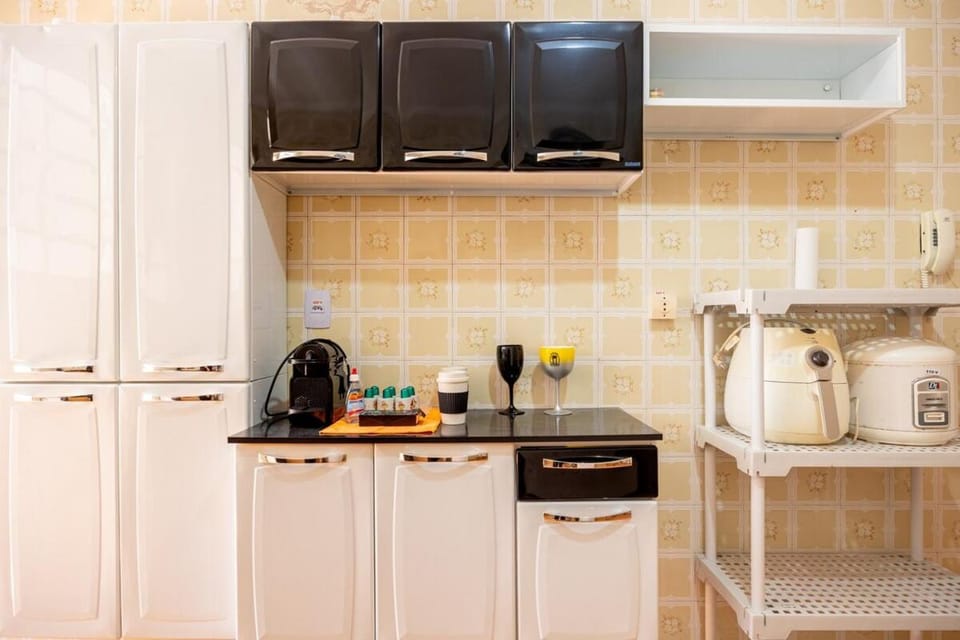 Apartamento pé na areia Praia dos Milionários. Apartment in Santos