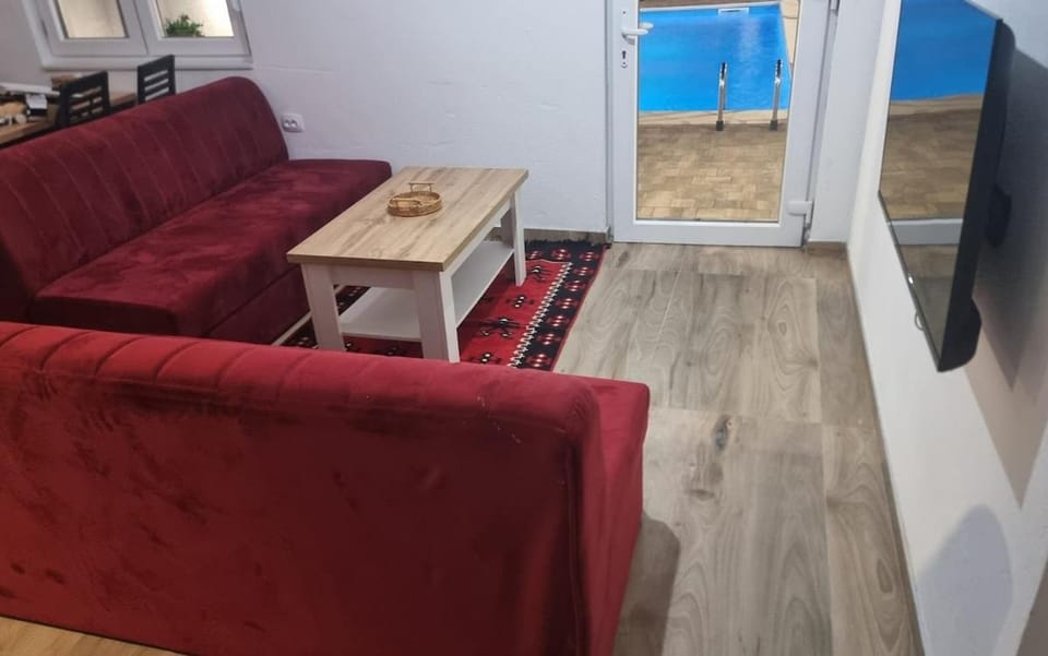 Plava villa Mostar swiming pool with house Villa in Federation of Bosnia and Herzegovina