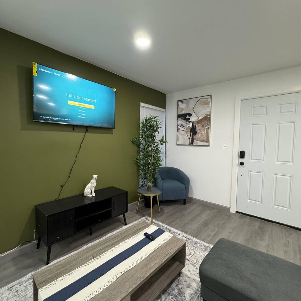 2-3 Dallas l FIFA READY l 5 Min from Love Field Apartment in Dallas