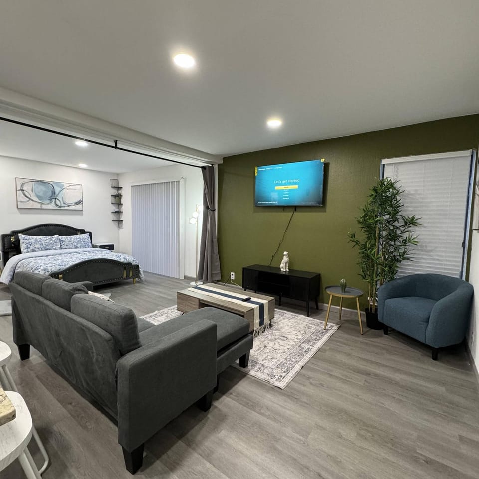 2-3 Dallas l FIFA READY l 5 Min from Love Field Apartment in Dallas