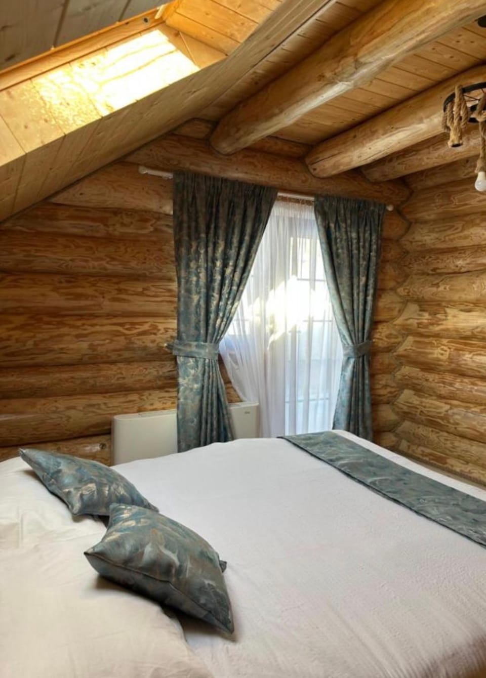 Pensiunea Sub Ursoi Bed and Breakfast in Romania