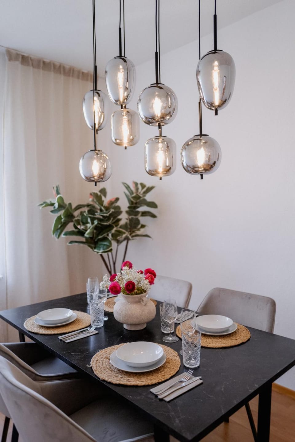 NEU - Innenstadtsuite für 4 mit Parkplatz Apartment in Schwerin