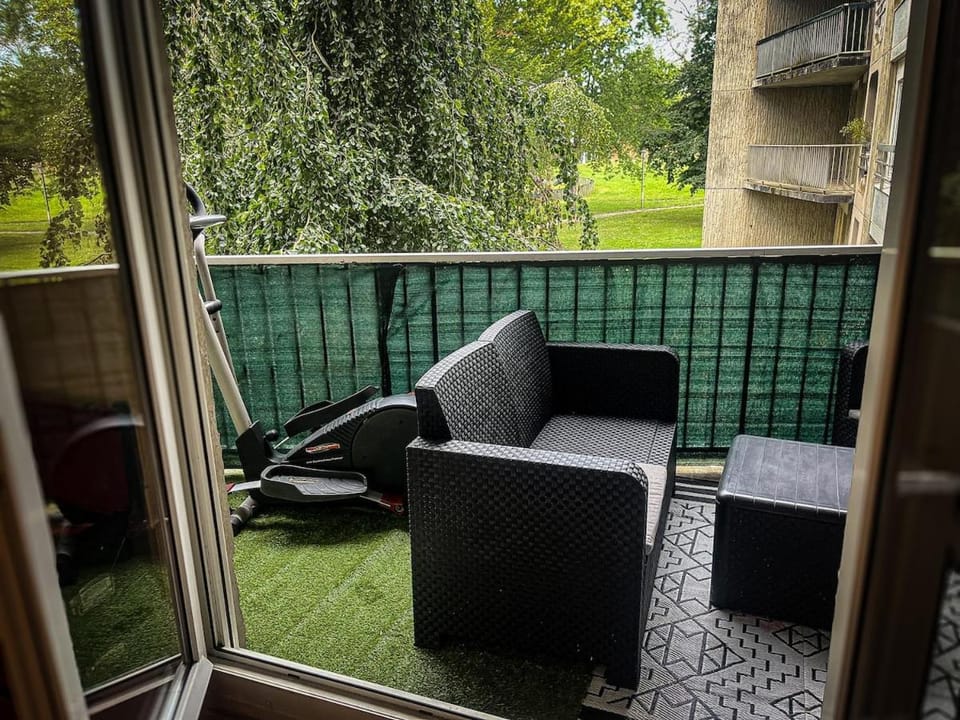 Beautiful 2-bedroom apartment with balcony and free parking Apartment in Grand Est