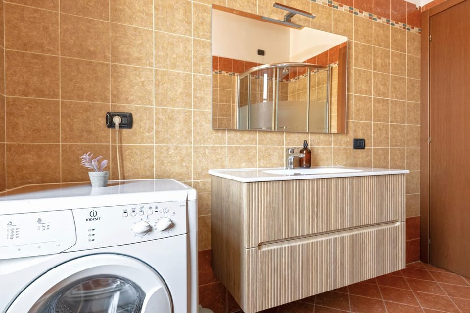 Bathroom, washing machine