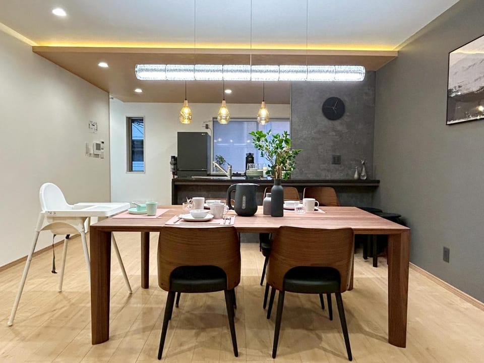 Living room, Seating area, Dining area