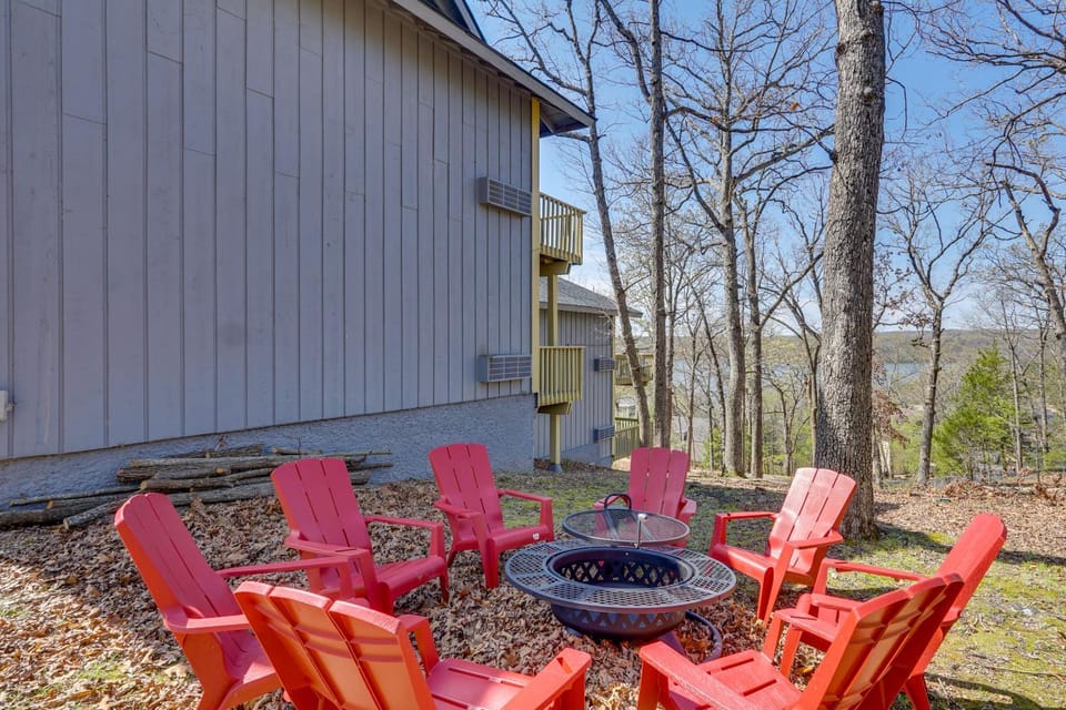 Ultimate Lake Getaway in Osage Beach, Resort Perks House in Lake of the Ozarks
