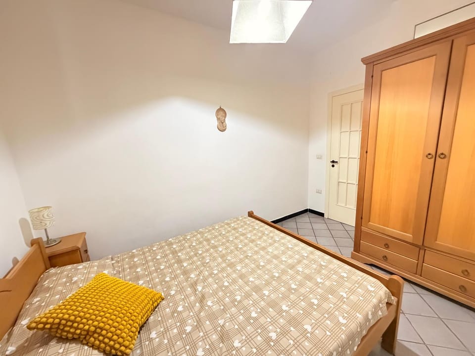 Bedroom, wardrobe