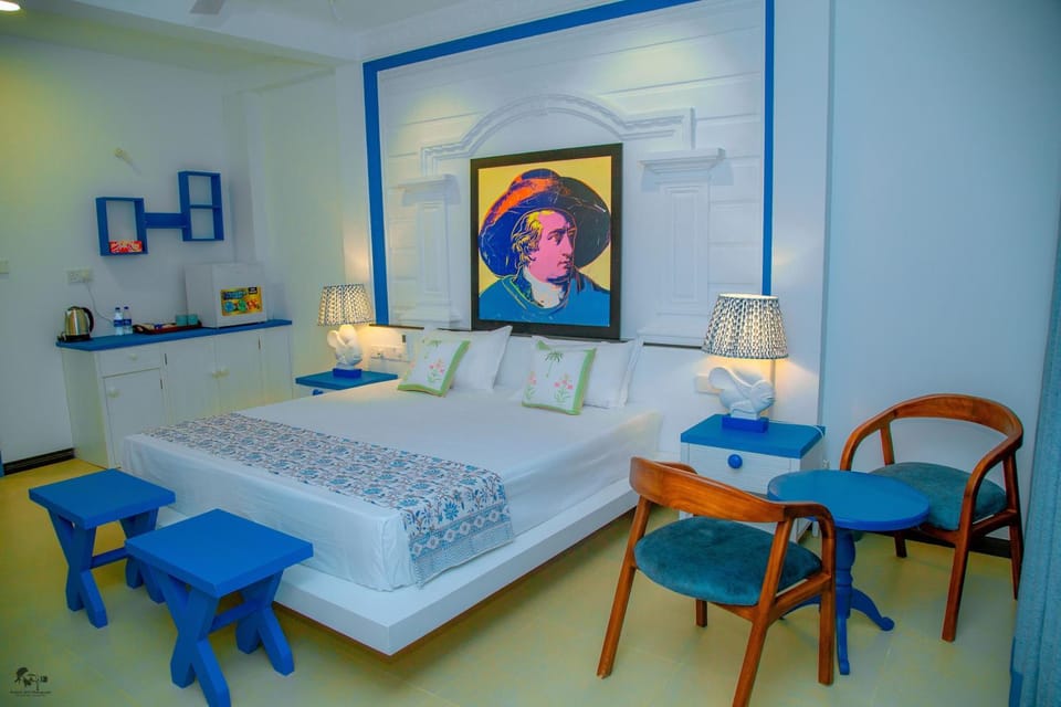 Bed, Photo of the whole room, Seating area, Bedroom
