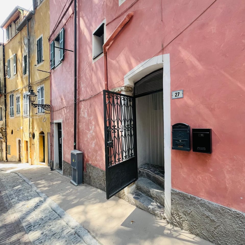 Property building, Day, Neighbourhood, Street view