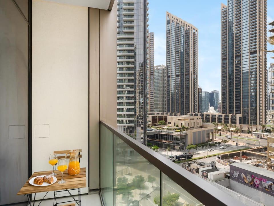 Elegant 1BR I Near Burj Khalifa & Fountain I Dubai Mall Apartment in Dubai