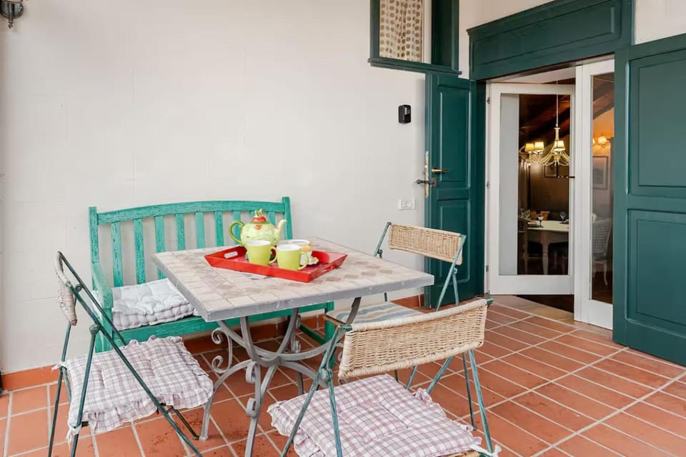 Property building, Balcony/Terrace