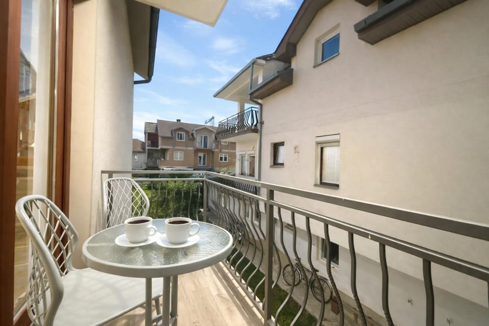 View (from property/room), Balcony/Terrace, Seating area