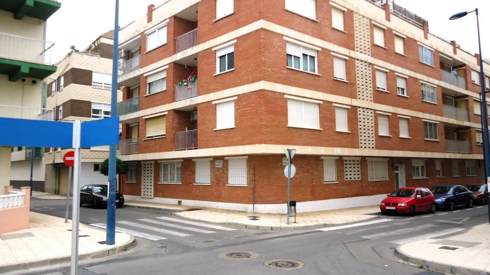 Property building, Facade/entrance, Off site