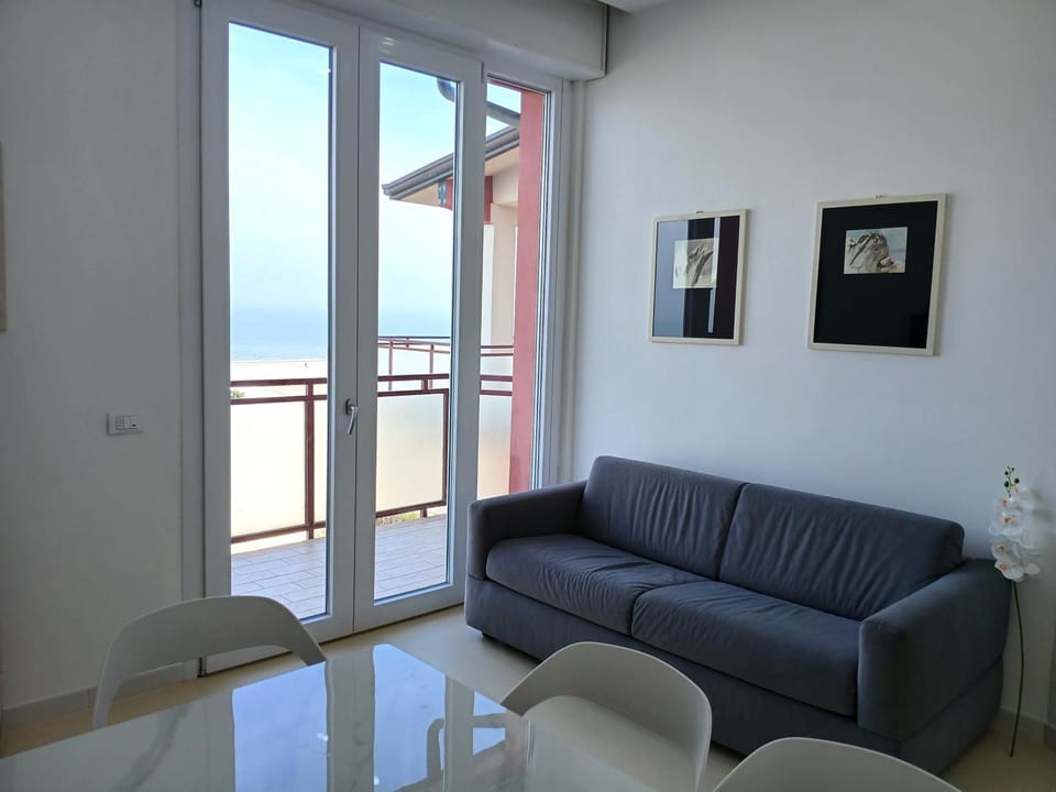 CV020 - Cervia, trilocale con meravigliosa vista mare Apartment in Cervia