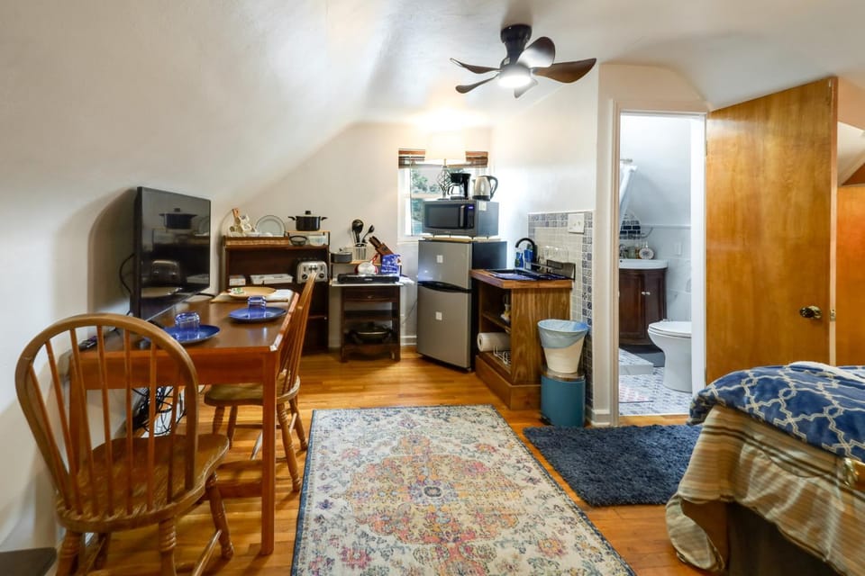3 Mi to UD & Kettering Health! Suburban Stay Apartment in Kettering