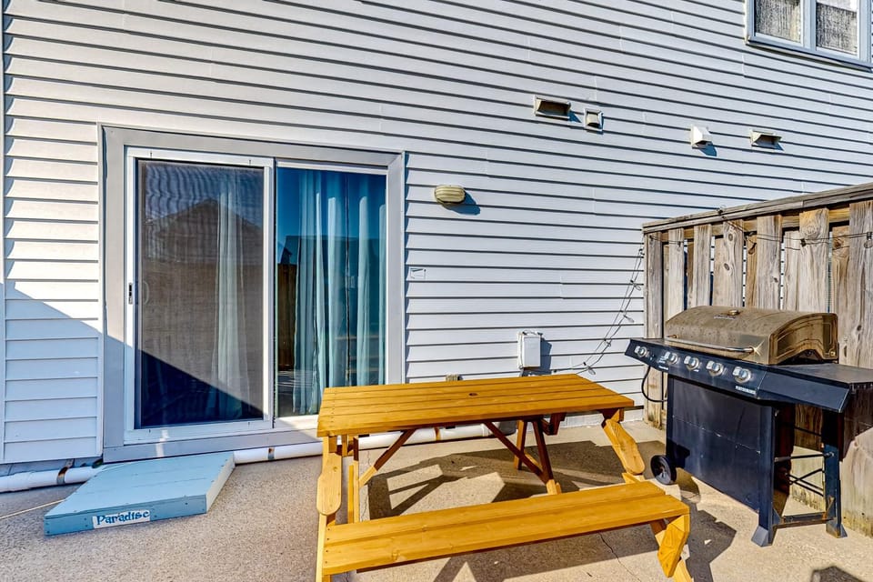 AB158 Crystal Coast Charmer House in Atlantic Beach
