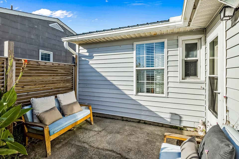 AB136 Charming Cottage House in Atlantic Beach