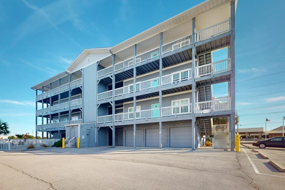 AB172 Pelican Point House in Atlantic Beach