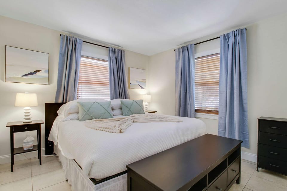 Cottage 3 on Penn - Pool Apartment in West Palm Beach