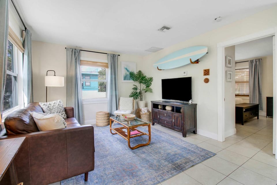 Cottage 3 on Penn - Pool Apartment in West Palm Beach