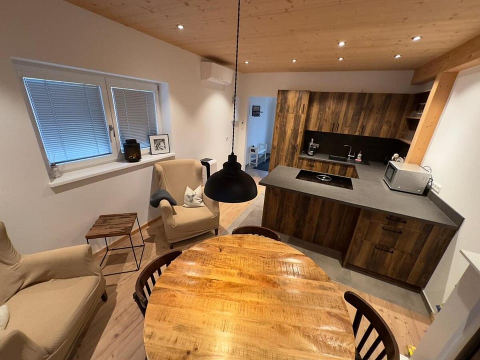 Kitchen or kitchenette, Living room