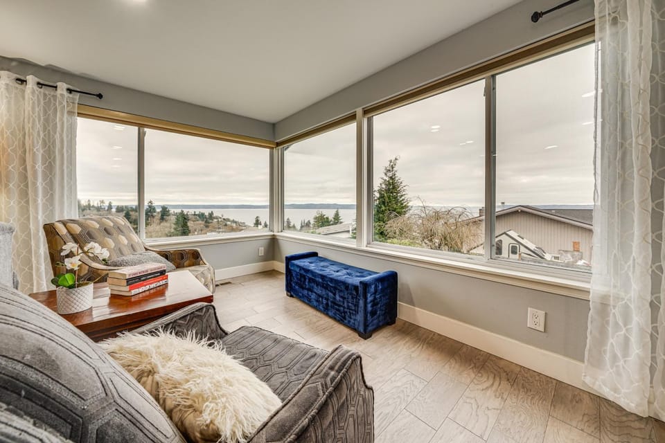 Puget Sound Views! Serene Federal Way Retreat House in Federal Way
