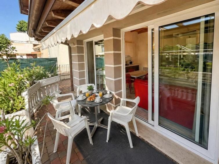 Property building, Balcony/Terrace