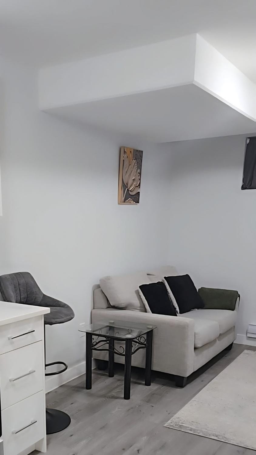 Omos Home Apartment in Saskatoon