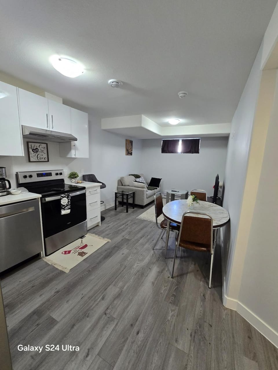 Omos Home Apartment in Saskatoon