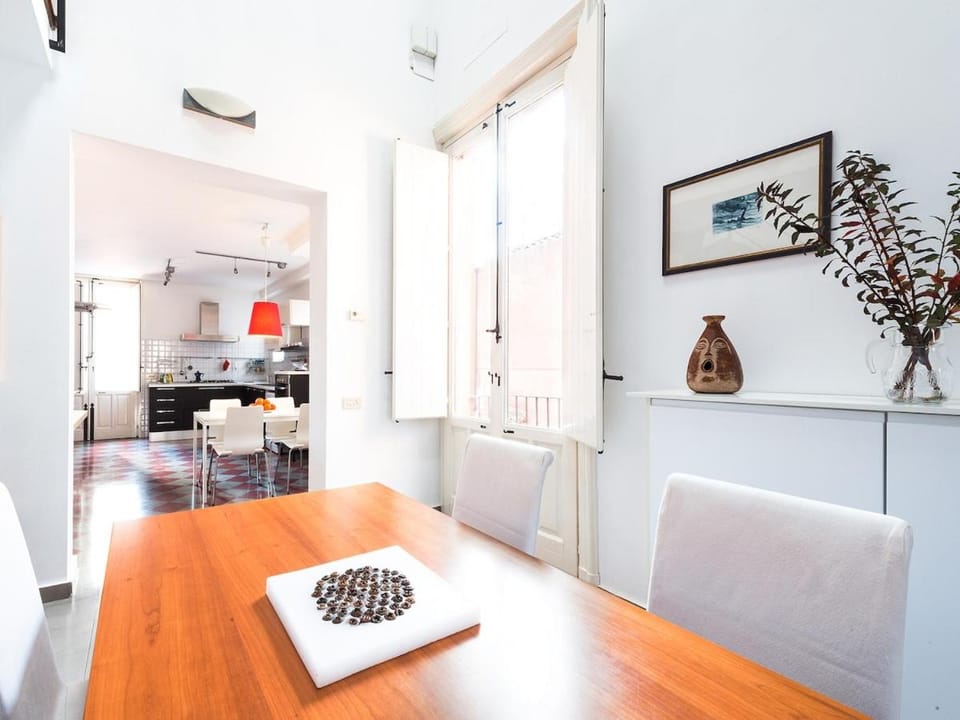 Living room, Dining area, kitchen