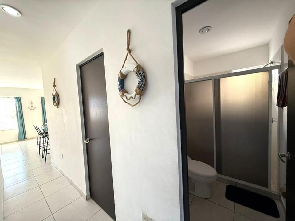 Depto Moderno Blanco Esmeralda 3 min Malecón y Playas Apartment in Mazatlan
