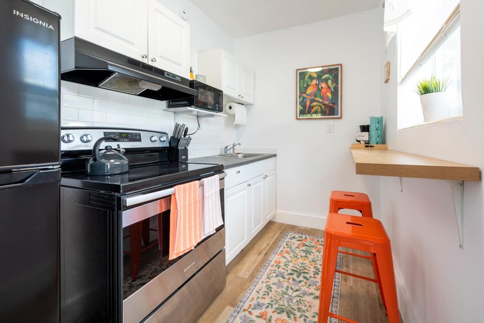 Kitchen or kitchenette, kitchen
