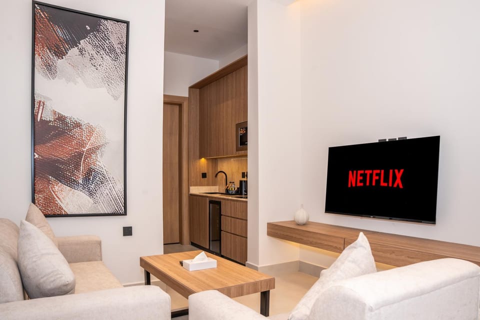 TV and multimedia, Kitchen or kitchenette, Living room, Seating area