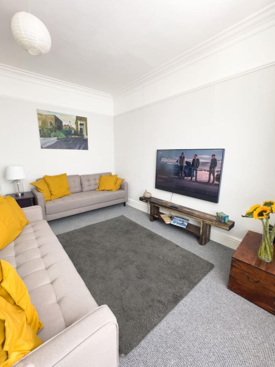 TV and multimedia, Living room, Seating area, Evening entertainment