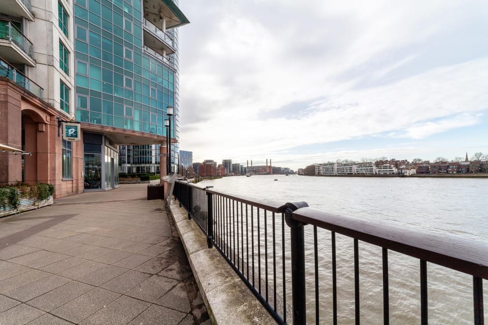 Property building, Day, Natural landscape, View (from property/room), City view, River view